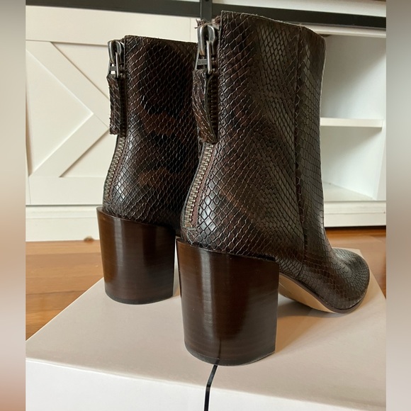 Dolce Vita — Cyan Espresso Snake Print Leather Ankle Booties; Size 7.5 - Picture 2 of 14